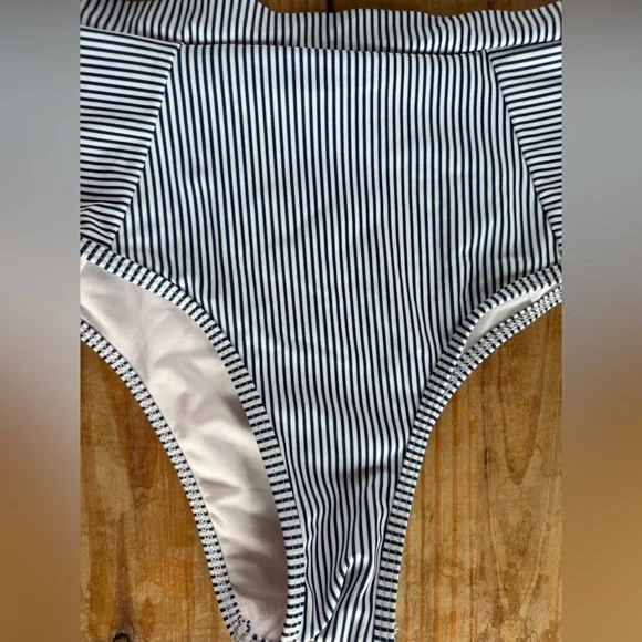 Striped Ruffle Bikini Set - Picture 2 of 10